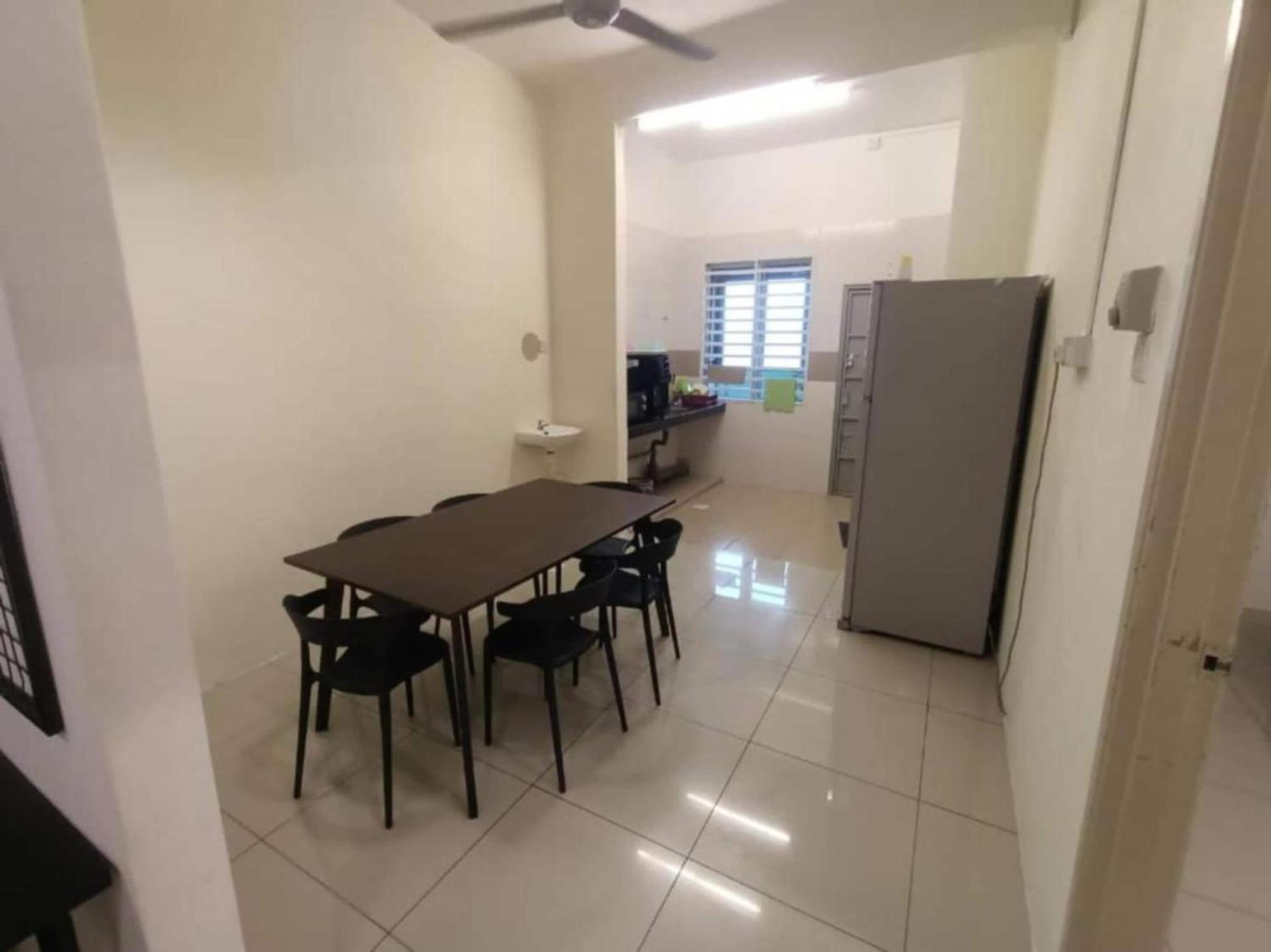 Spot On 91018 Sunshine Concept Service Hotel