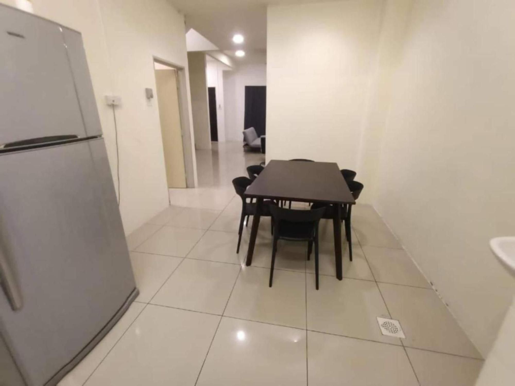Spot On 91018 Sunshine Concept Service Hotel